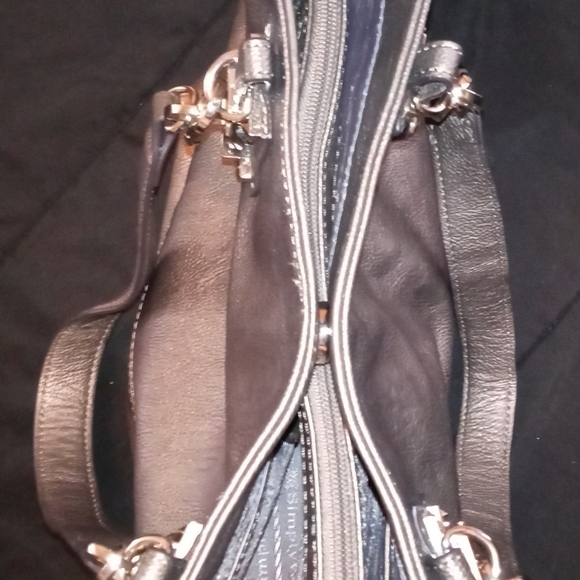 🌞Vera Wang Gray Shoulder Bag - Picture 4 of 14